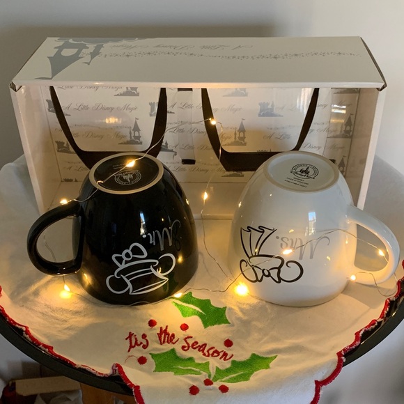 Disney Black and White Mr. and Mrs. Mugs NWT Large holds 16 oz each - Picture 14 of 16